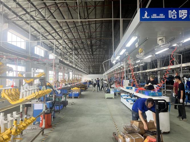 粤凤车业 凤凰南飞，助动车制造新篇章——鹤城工厂巡礼